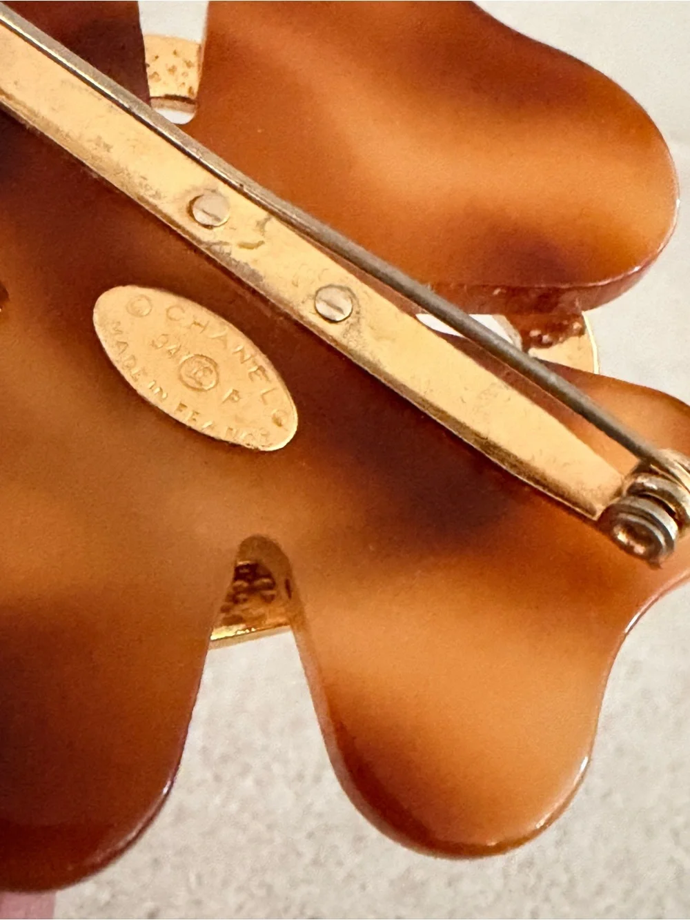 CHANEL Vintage 1994 94P Tortoiseshell Heart CC Clover Brooch